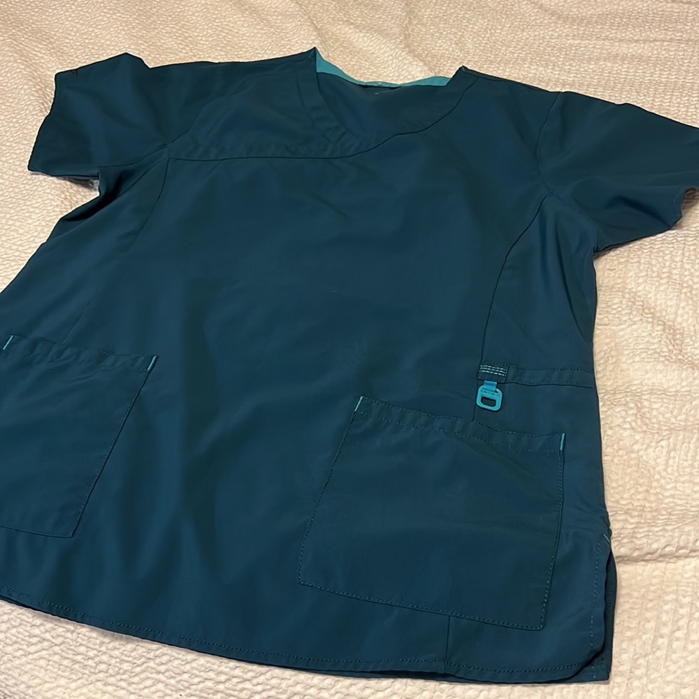 Carhartt Nurse Scrub Tops - Carhartt Force XL
Color: Forest Green - Blue Accent